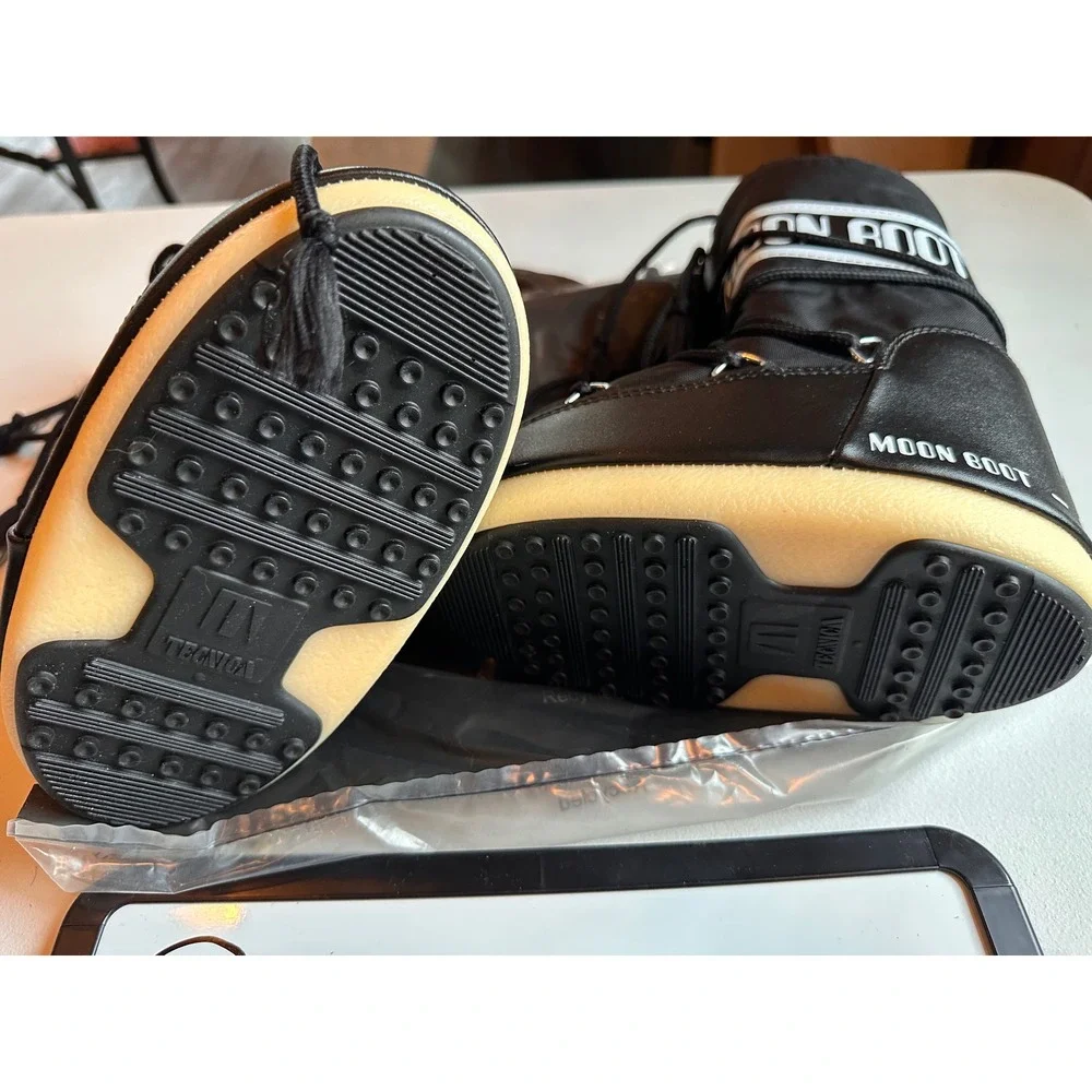 Moon Boot Kids Icon Nylon Snow Boots Black White Logo Insulated 10C 12.5 US